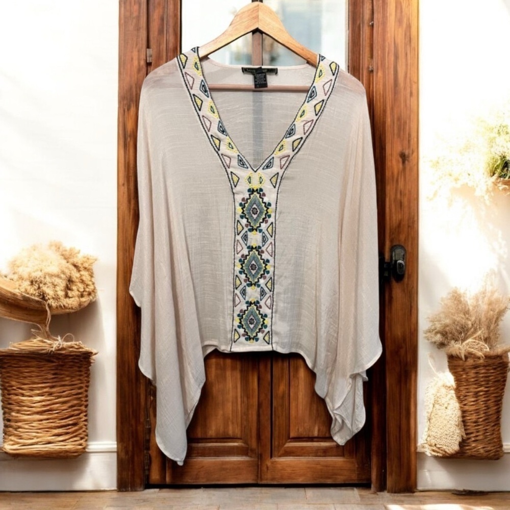Love Stitch Cream Aztec Southwestern Embroidered V-Neck Poncho Top Size S/M